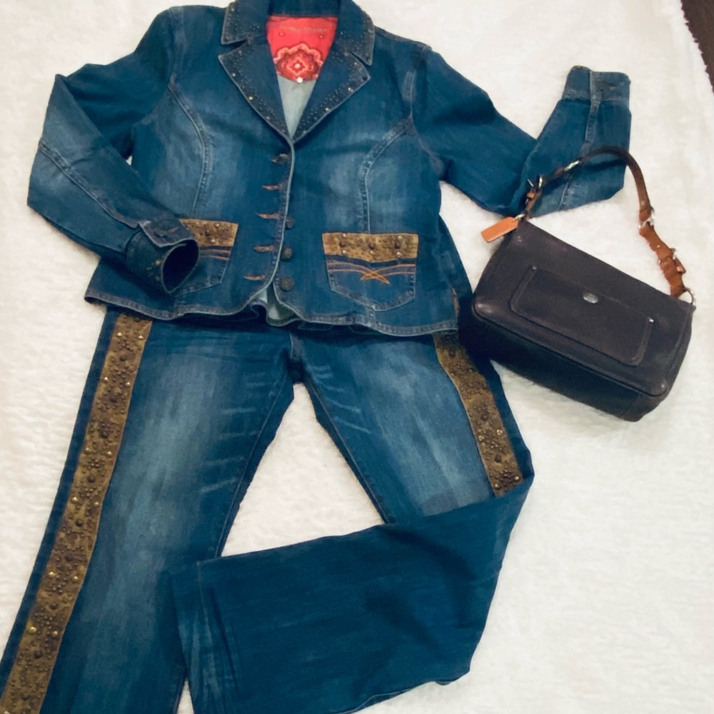 Double D Ranch Distressed Retro Studded Jacket - Yoakum, TX Size S